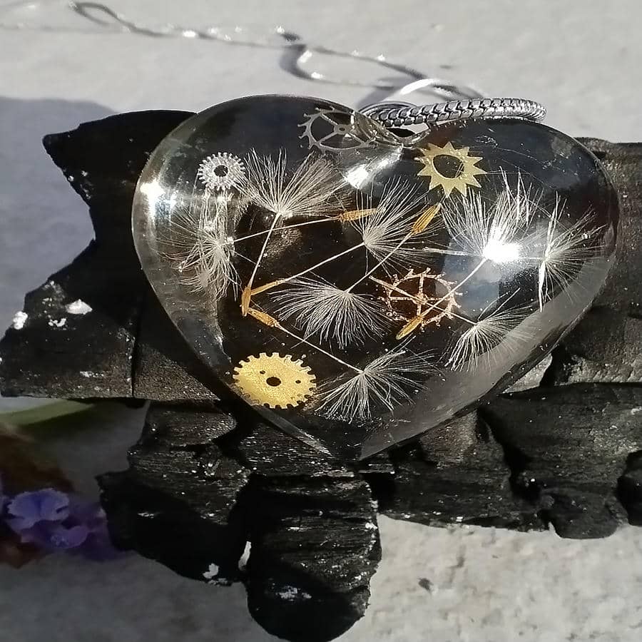 Herzanhänger mit Zahnräder und Pusteblume (Art. 394)
