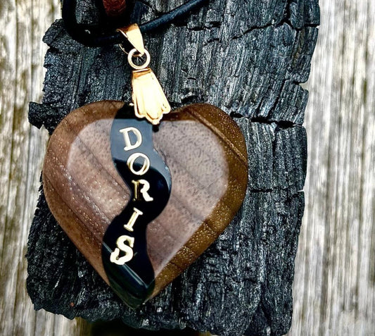 Personalisierter Schmuckanhänger Holz Harz Epoxidharz