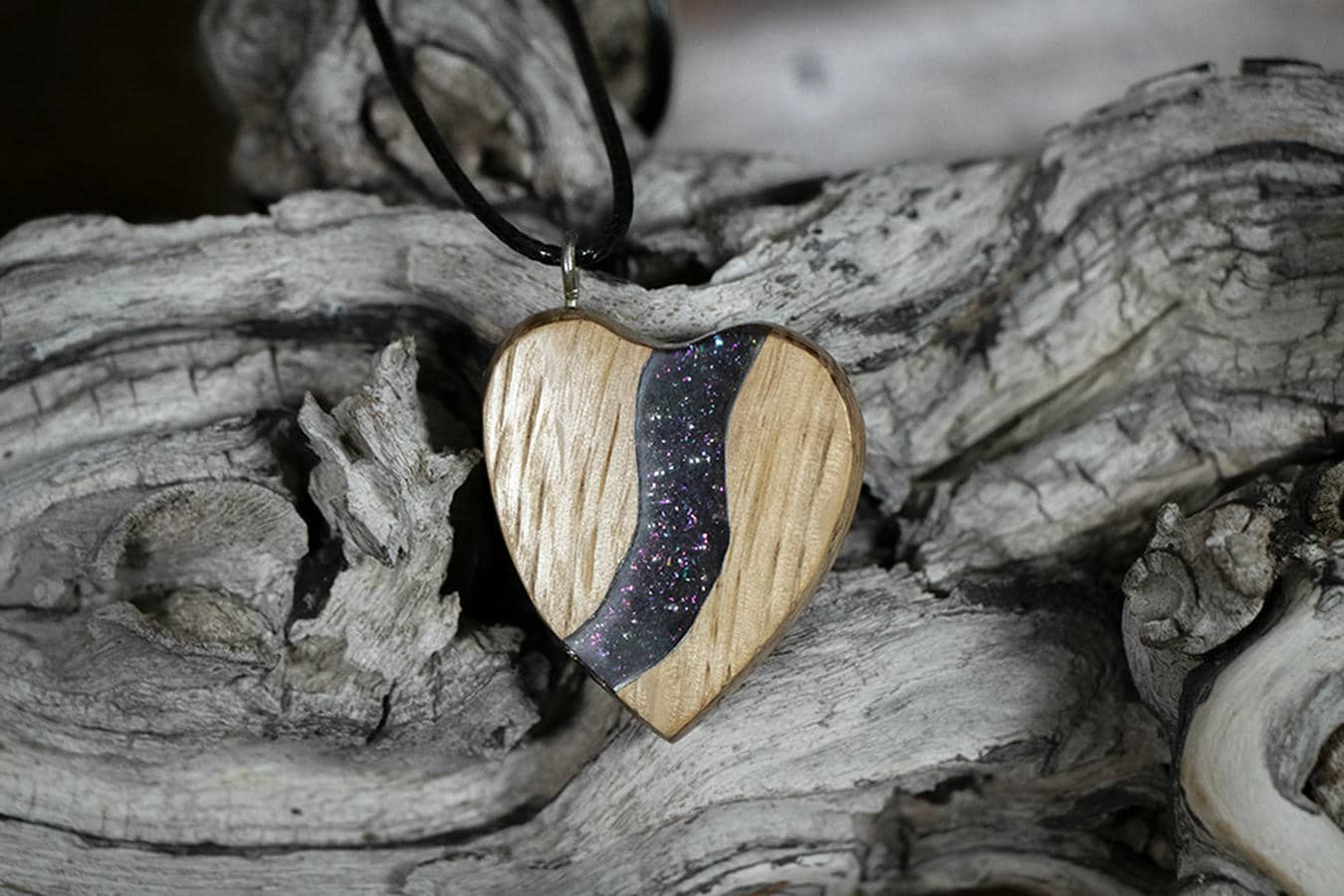 Anhänger Schmuckanhänger Holzschmuck Harzschmuck Anhänger aus Eichenholz
